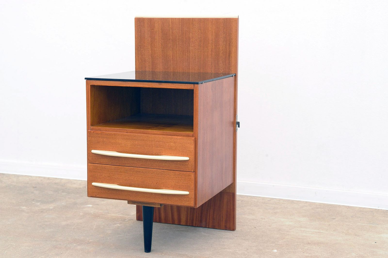 Fully Renovated Midcentury Nightstand By Mojmír Požár, 1960's, Czechoslovakia photo vinterior