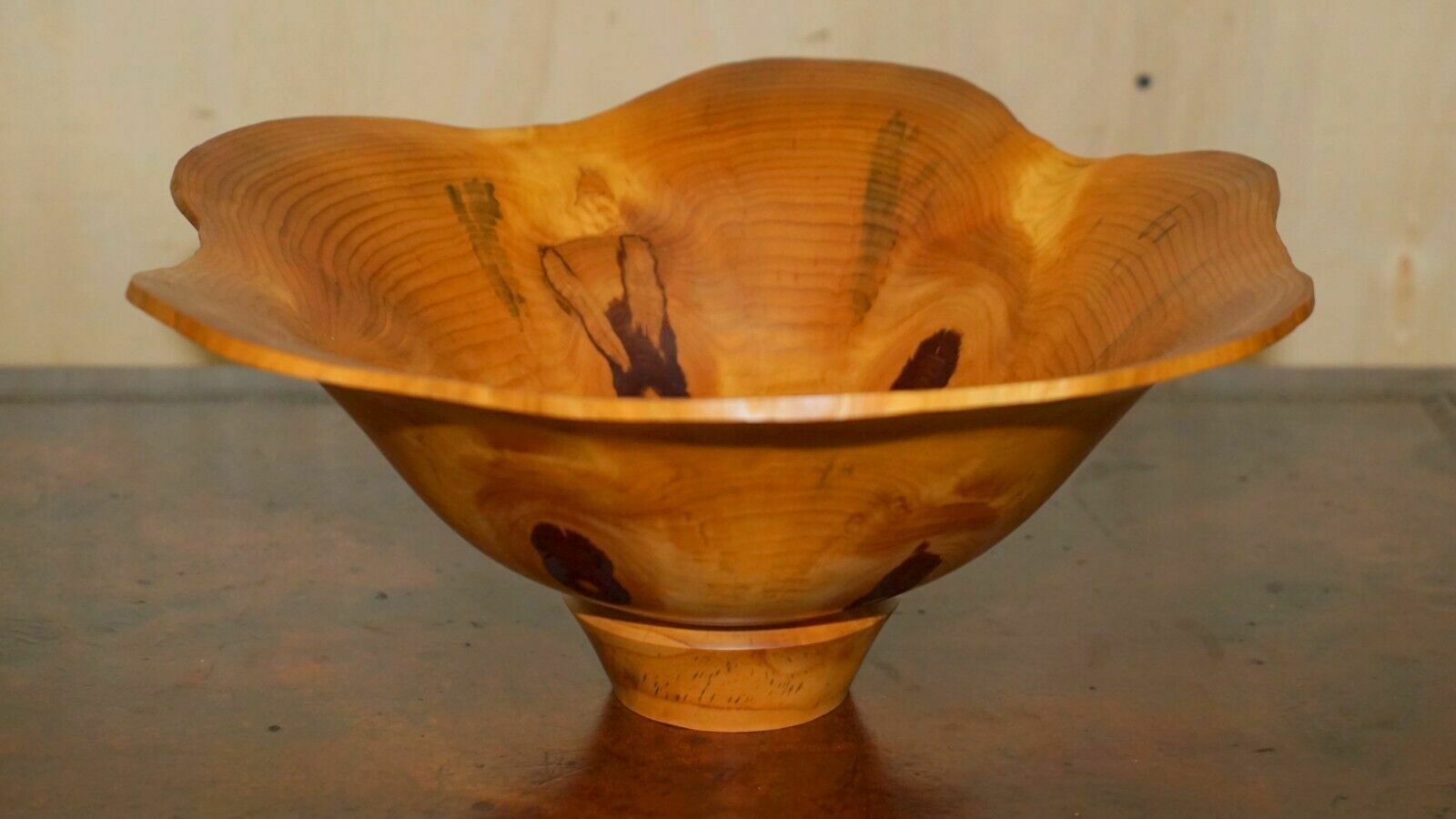 Super Rare Large Monkey Puzzle Wood Fruit Bowl By Gregory Jervis Moreton photo furniture