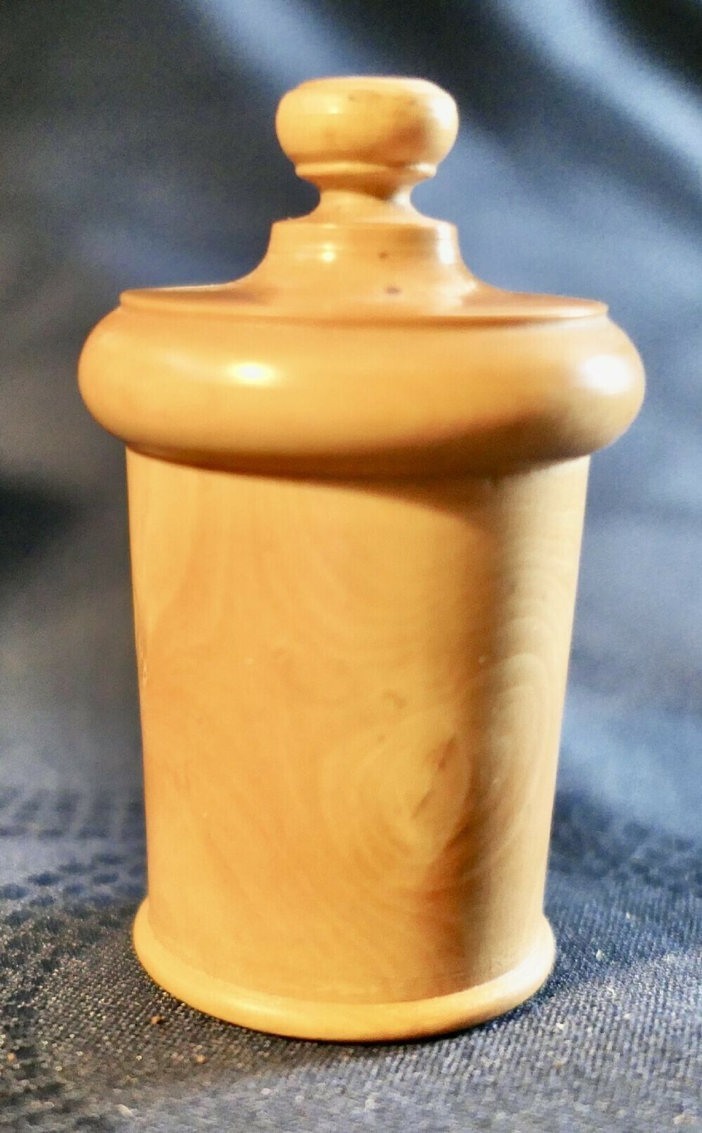 19th Century Treen Measure And Thread Dispenser In Sycamore photo for sale