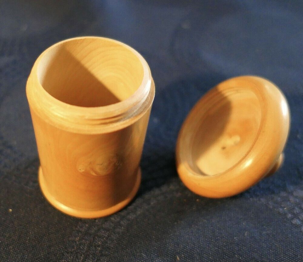 474.0 19th Century Treen Measure And Thread Dispenser In Sycamore photo