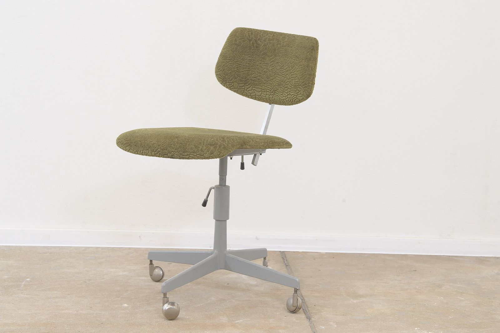 Midcentury Industrial Swivel Work Desk Chair By Kovona, 1950´S photo furniture