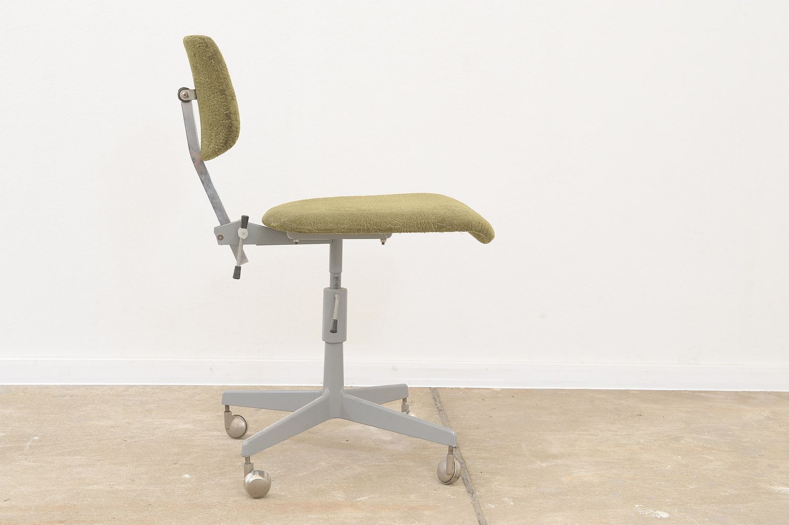 Midcentury Industrial Swivel Work Desk Chair By Kovona, 1950´S photo buy