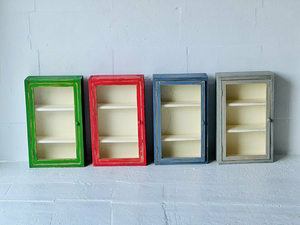 Vintage Wandkast Met Glazen Deur photo Meubels