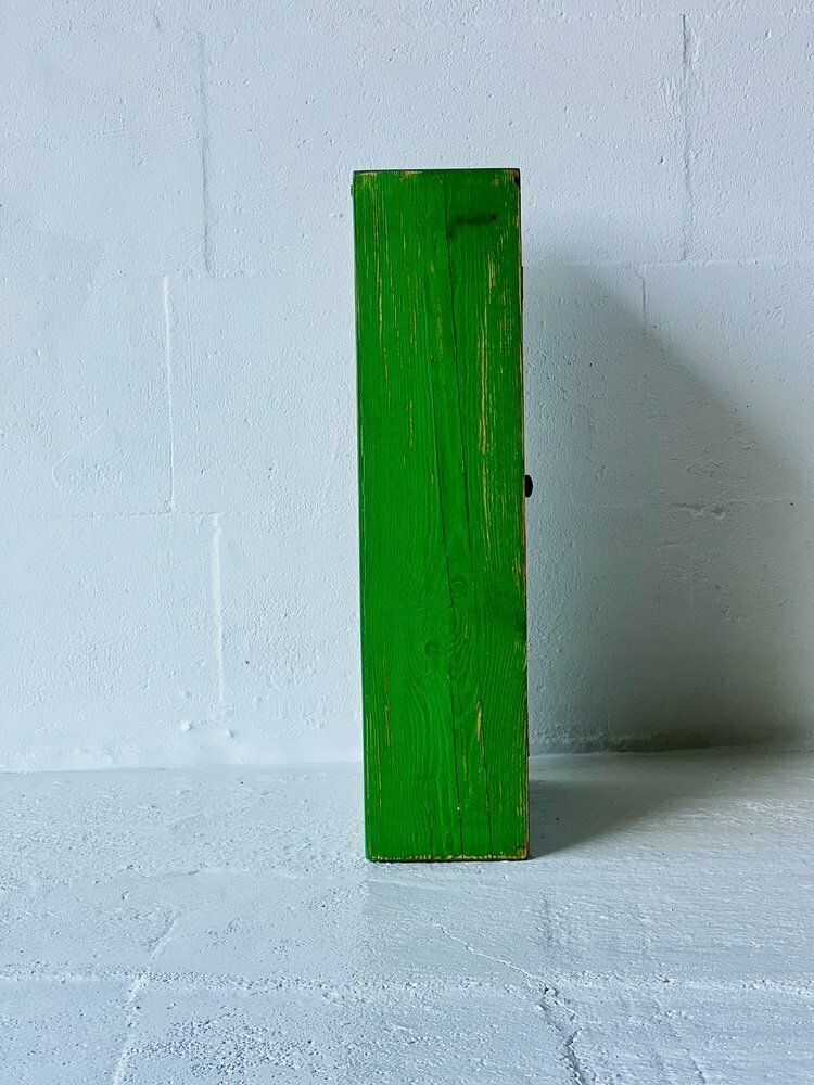 photo buy Vintage Wandkast Met Glazen Deur