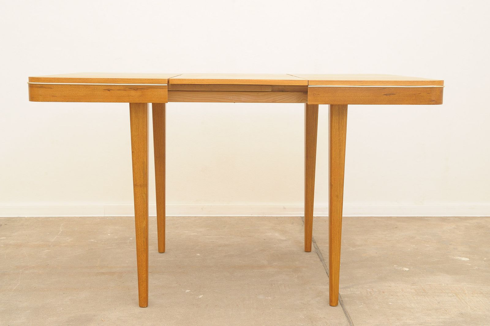 photo furniture Fully Renovated Midcentury Dining Table By Jitona 1960´S, Czechoslovakia