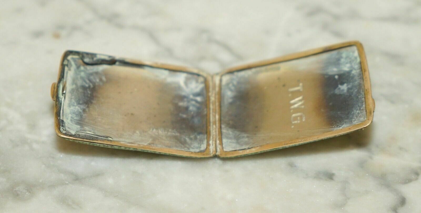 photo vinterior Lovely Antique Victorian Shagreen Shark Skin Vesta Case For Small Matches Etc