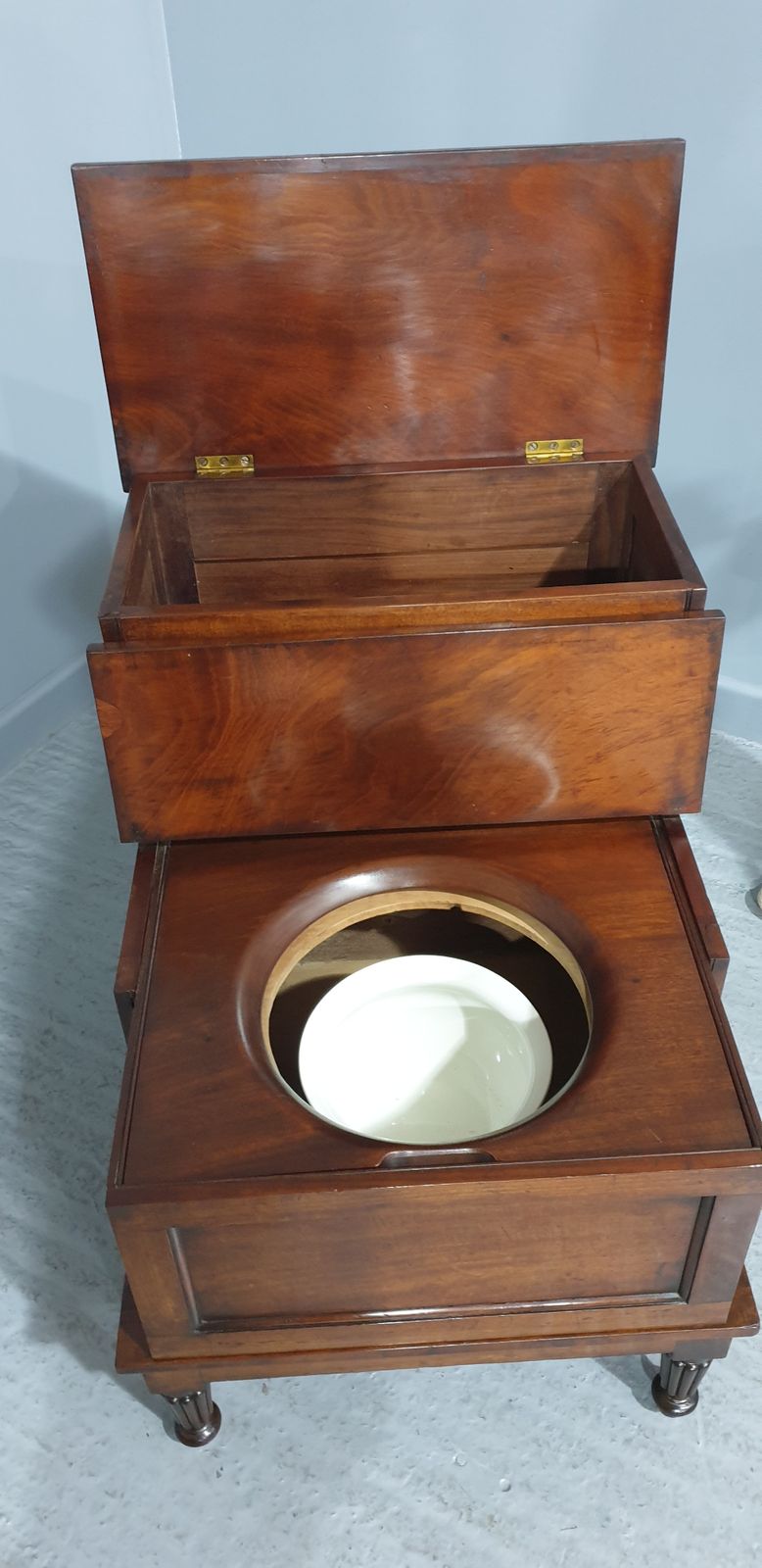 photo furniture Large Mahogany Night Stand, 1900s