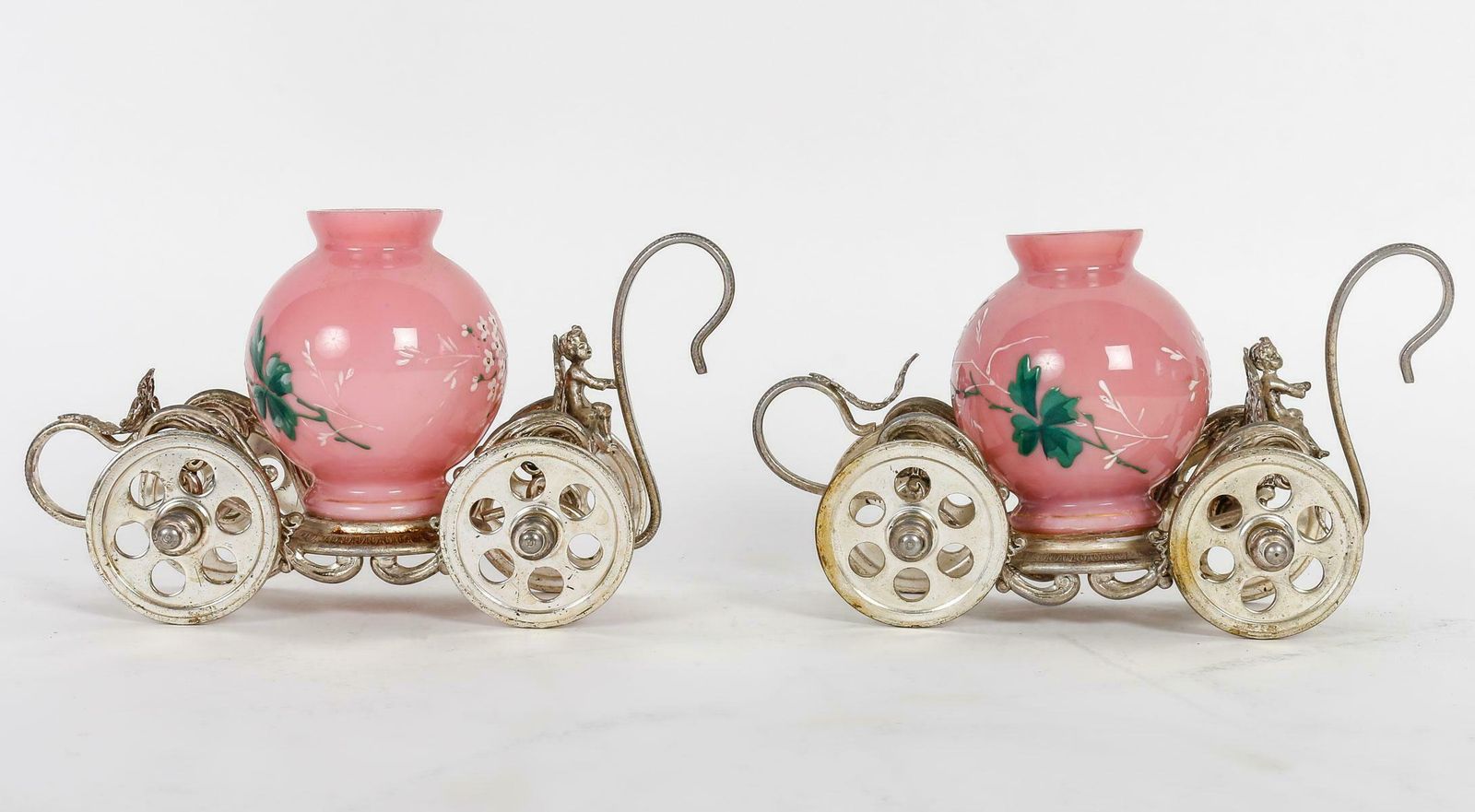 Two Carriages For Bouquets Of Flowers For Table Decoration, 19th Century. photo vinterior