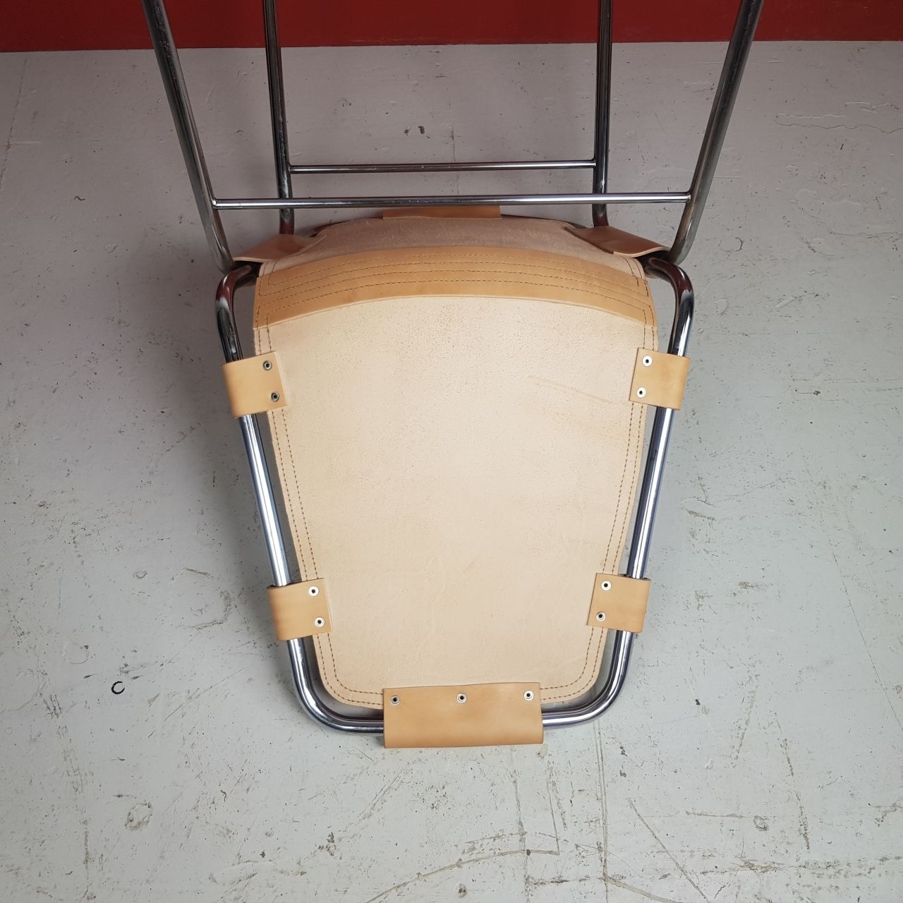 photo furniture 1960s Brown Leather Charlotte Perriand Les Arcs Chair