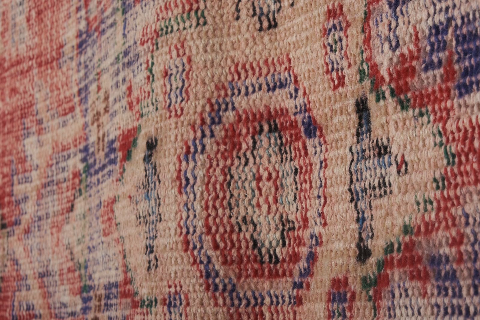 photo furniture 1960s Vintage Distressed Turkish Rug 5'12'' X 9'1''