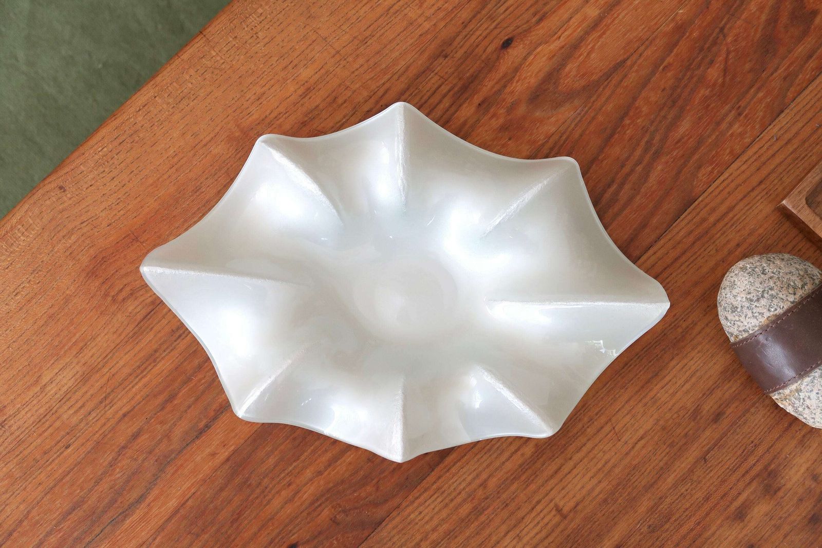 Coupe en verre française signée Pierre Cardin, années 1970 / Coquille, sculpture, vide-poche, art photo for sale