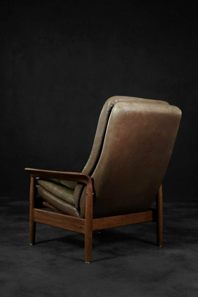 Meubels Mid Century Danish Modern Fauteuil Met Teakhouten Frame En Bruinleren Rugleuning, Jaren 1960 photo