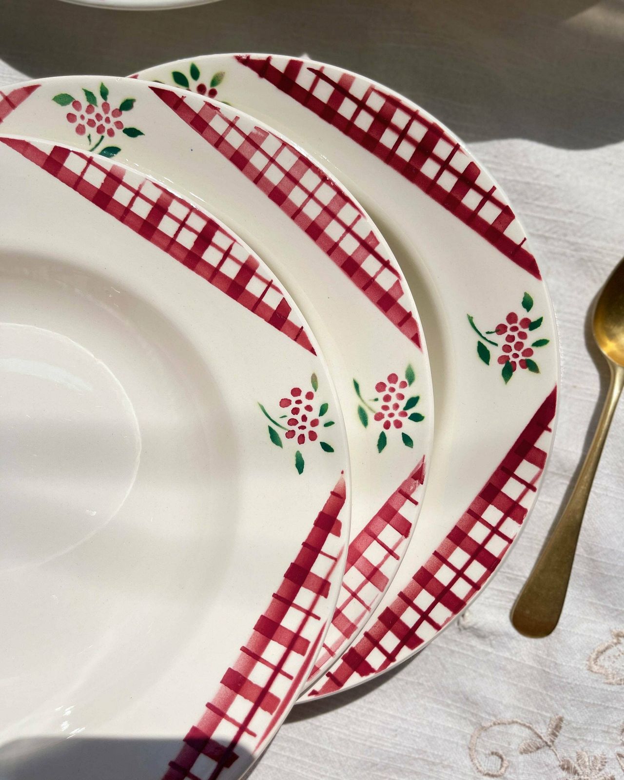 6 Hollow Plates Digoin Sarreguemines Model Niger Floral Pattern And Red/White Tiles   French Opaque Porcelain   Red Plate photo Home Decor