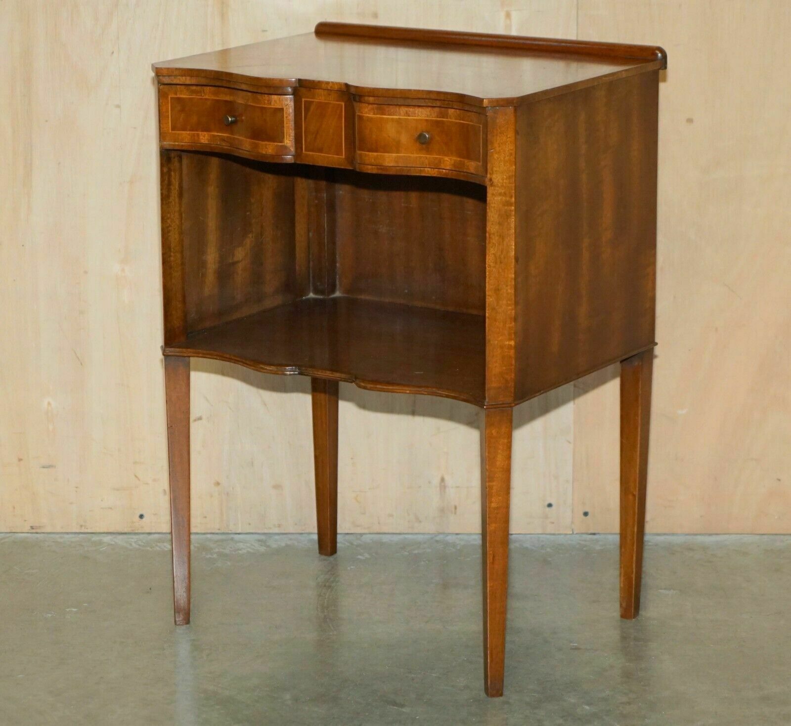 Pair Of Antique Restored Serpentine Fronted Flamed Mahogany Side End Lamp Tables photo for sale