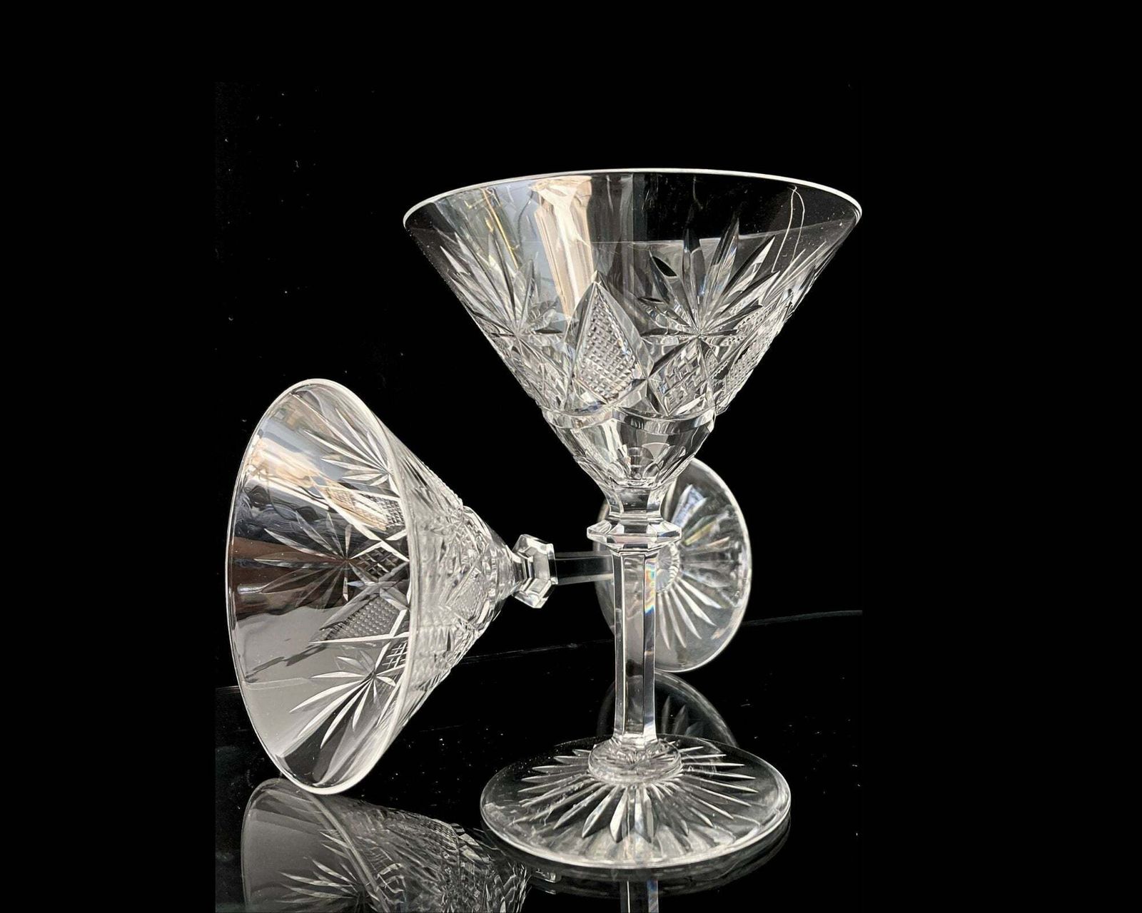 Val Saint Lambert Glazen | Champagne Of Martini | Maak Een Keuze | 6 Stuks | Patroon Berncastel | 1956–1963 photo for sale