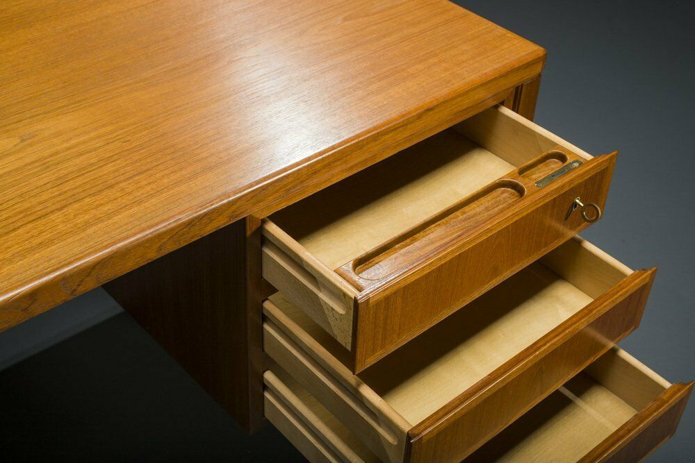 photo vinterior Vintage 77 Executive Desk By Gunni Omann For Omann Jun, 1960s