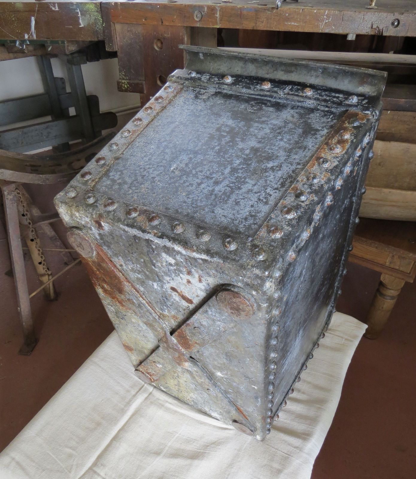Galvanised Riveted Quencher / Trough 19th Century. photo vintage