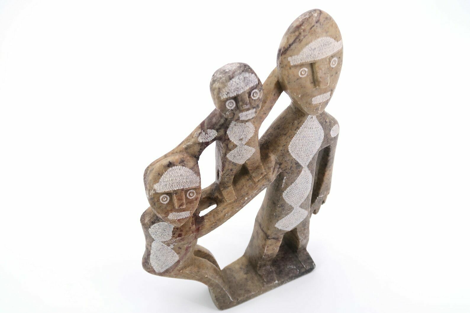 Marokkaans Gebeeldhouwd Stenen Beeld: Familie, Jaren 1970 / Boho Chic, Folk, Marokko, Sculptuur, Kunst photo vintage