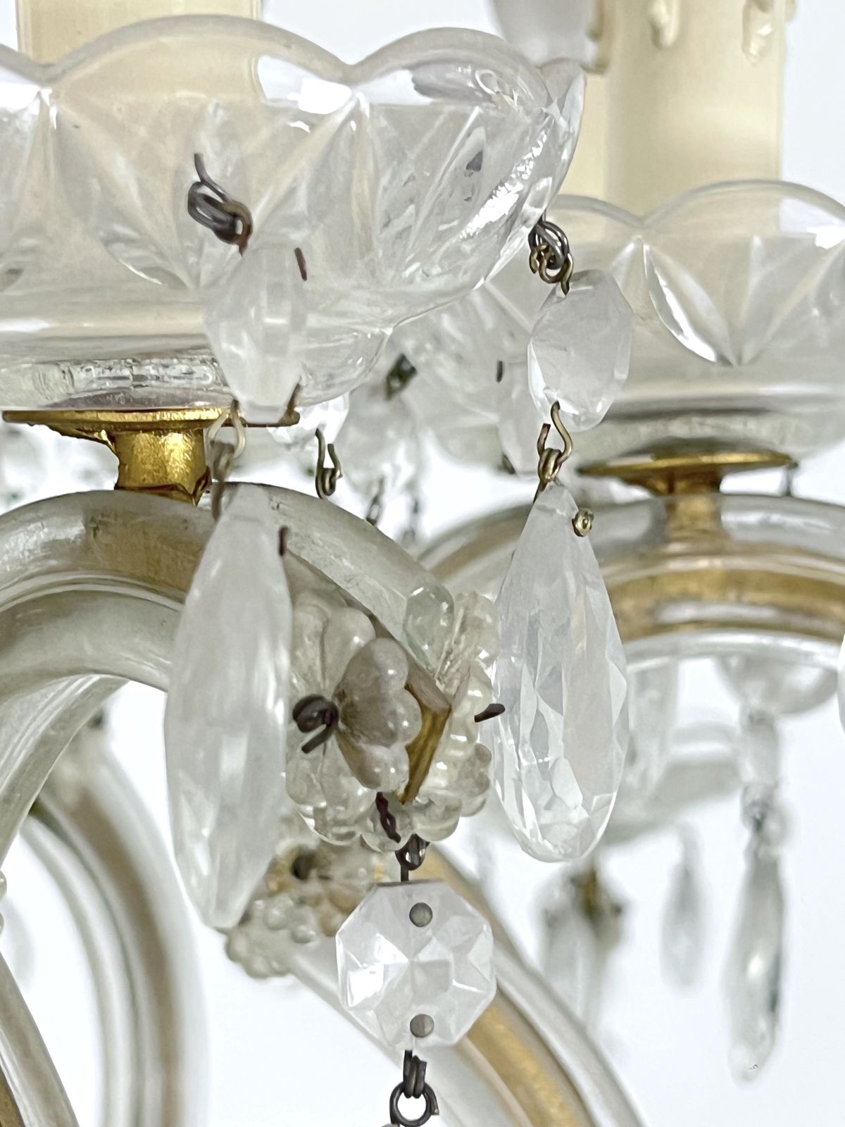 photo furniture Mid Century Maria Teresa Crystal And Brass Large Chandelier. Italy 1940s