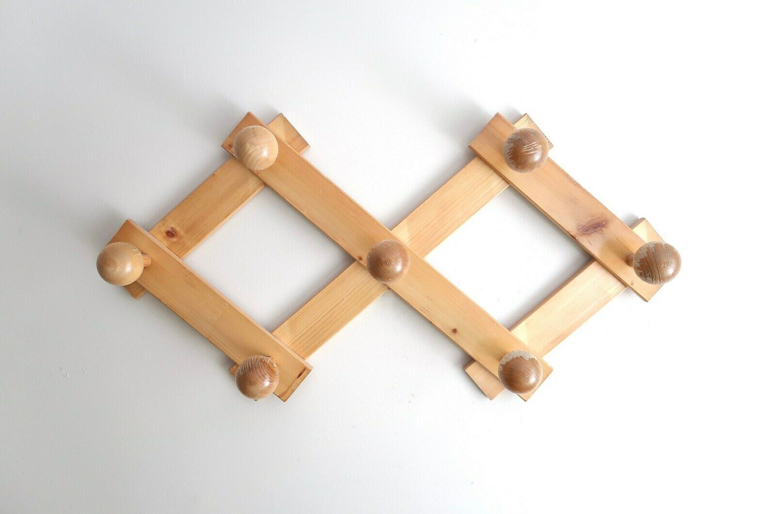 French Wooden Accordion Extendible Coat Rack, 1980s / Pale Wood, Mountain Furniture, Pin Wood