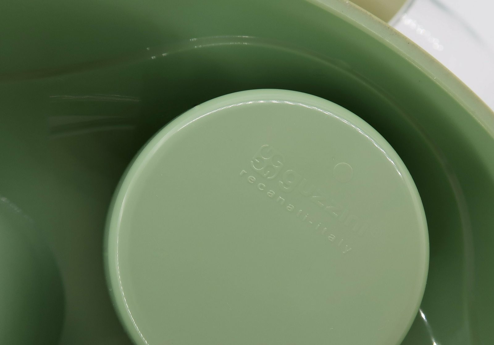 Salières et poivrières, flacons d'huile et de vinaigre Guzzini, vert pâle, ensemble à condiments, Made in Italy, années 1990 photo 75.0