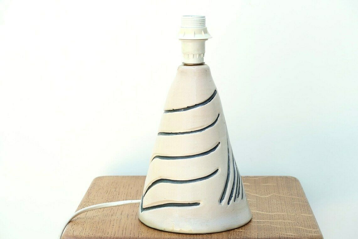 White And Blue Ceramic Table Lamp, Raffia Shade, 1980s / Boho Chic, Folk photo vinterior