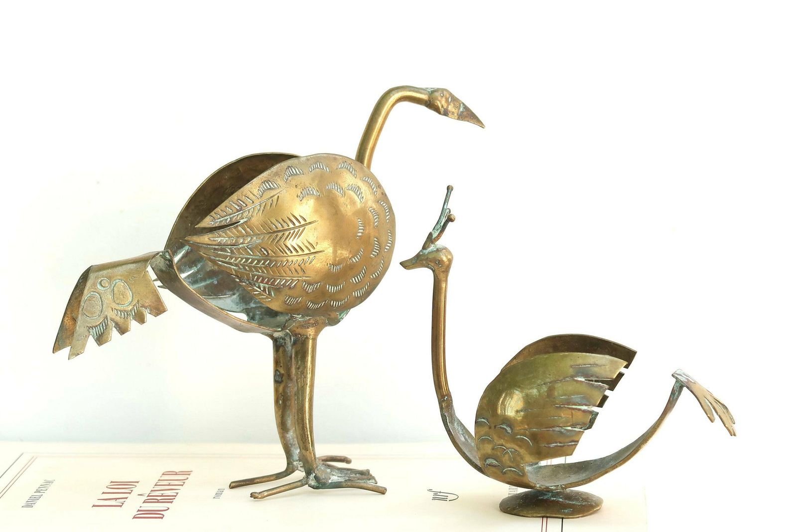 Paar Messing Vogels Met Stenen Ei Presentatie, Jaren 1970 / Standaard, Beeld, Sculptuur, Boho Chic, Folk, Bohemian