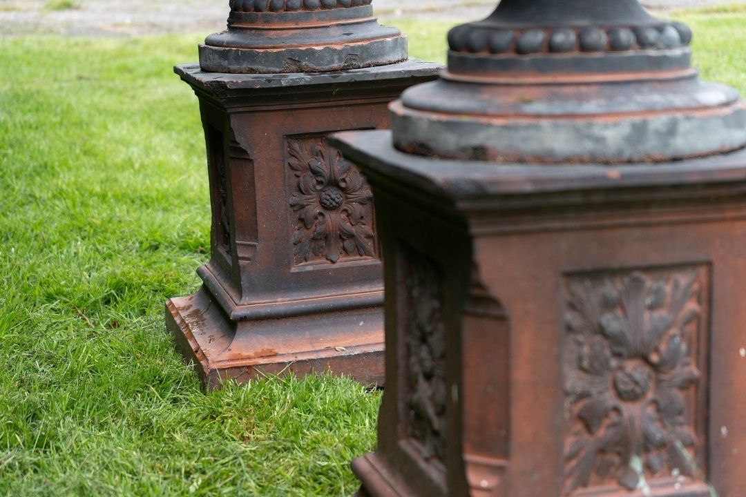 photo furniture Pair Of Antique Terracotta Urns On Plinths