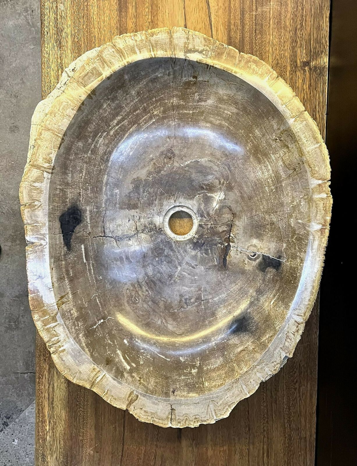 photo furniture Petrified Wood Sink Grey/ Beige Tones, Organic Modern   Top Quality, Idn 2023