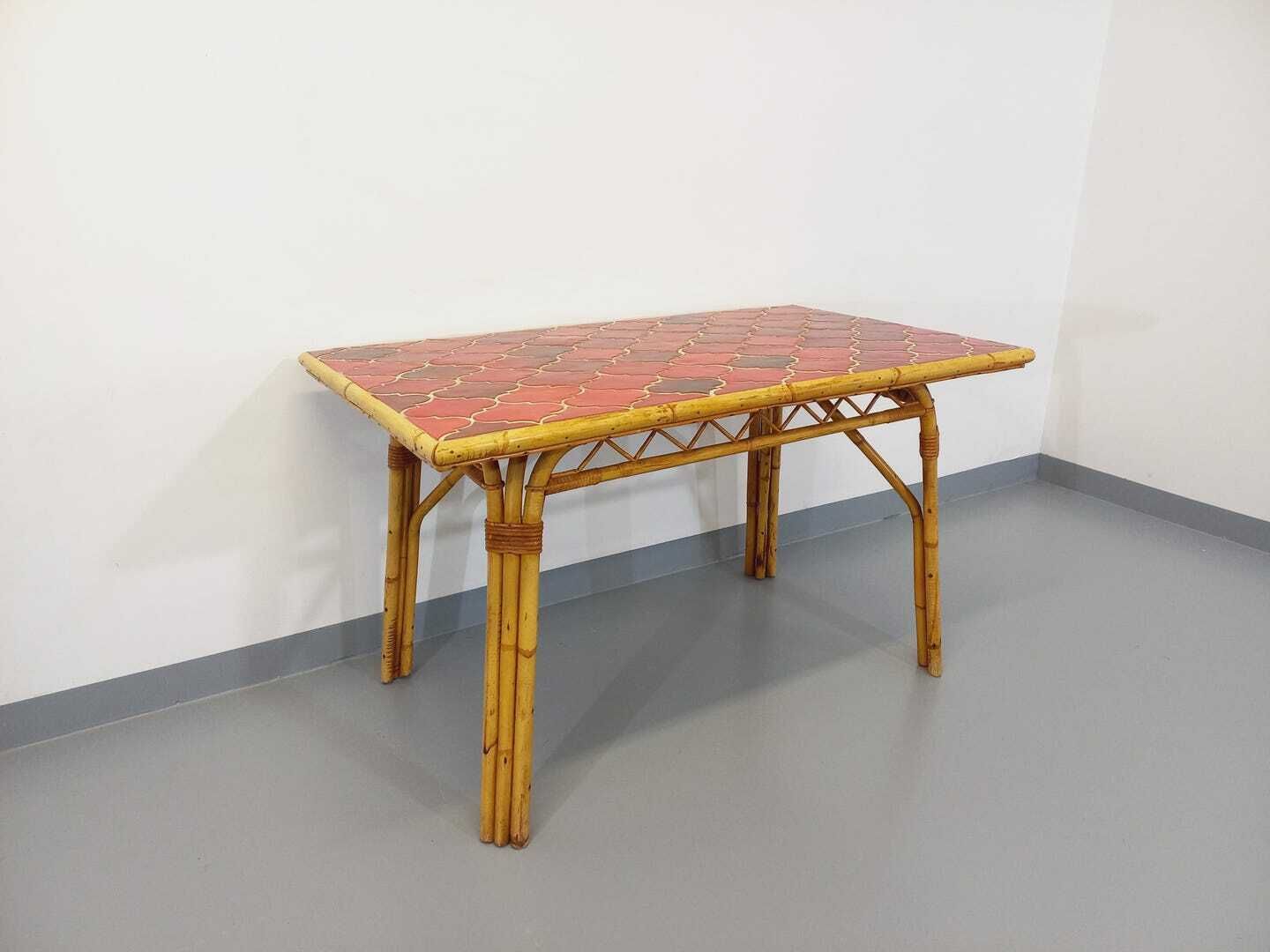 Table rectangulaire Audoux Minet en rotin et céramique photo for sale