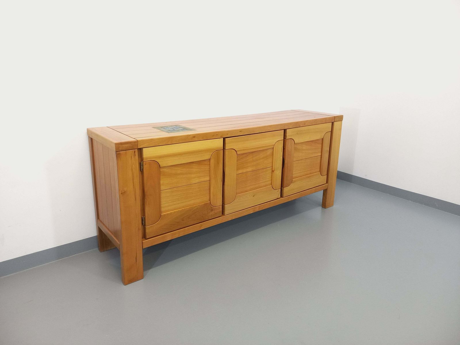 Buffet Maison Regain en orme, années 1970 photo furniture