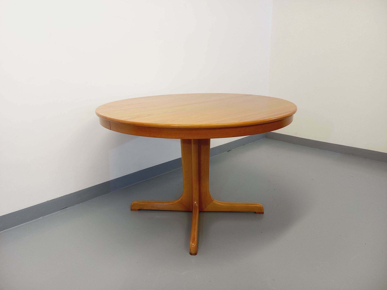 Table ronde en orme, années 1960, vintage photo buy