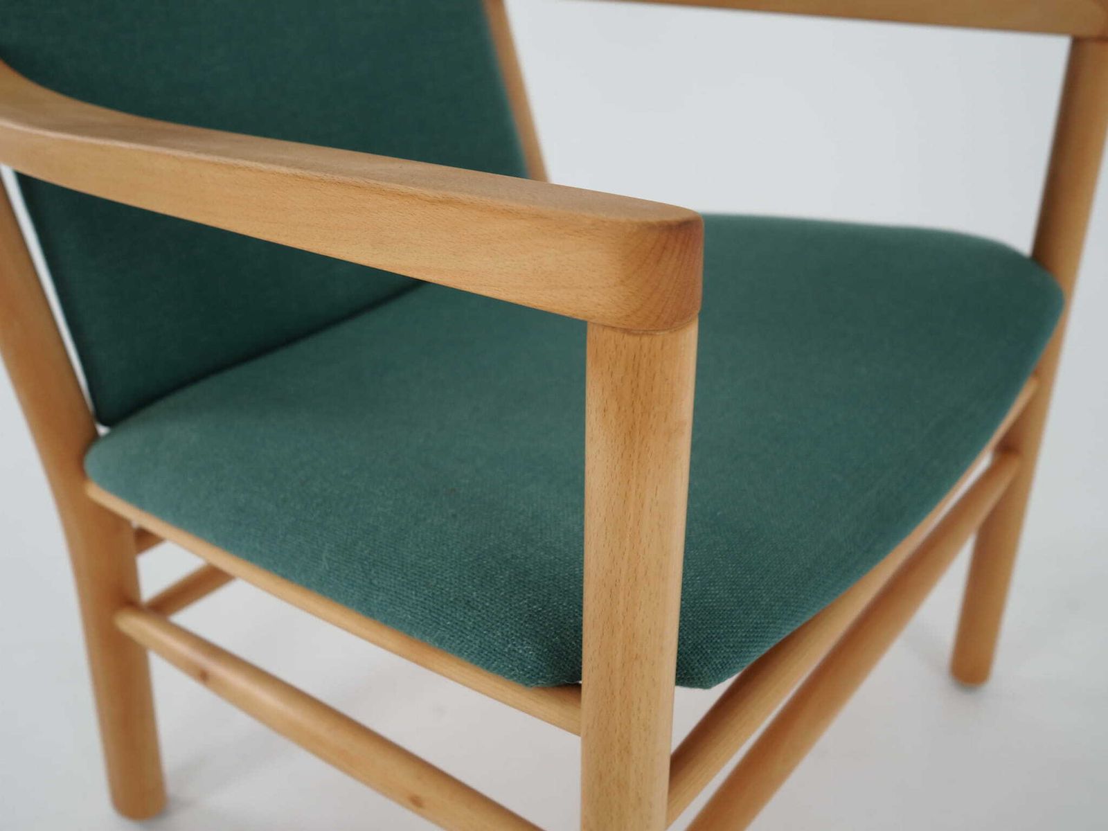 photo vinterior Beech Armchair, Danish Design, 1970s, Designer: Erik Ole Jørgensen, Manufacture: Tarm Stole & Møbelfabrik