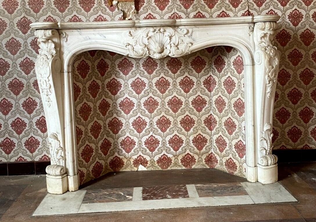 photo furniture Louis XV Style Fireplace In White Carrara Marble 19th Century