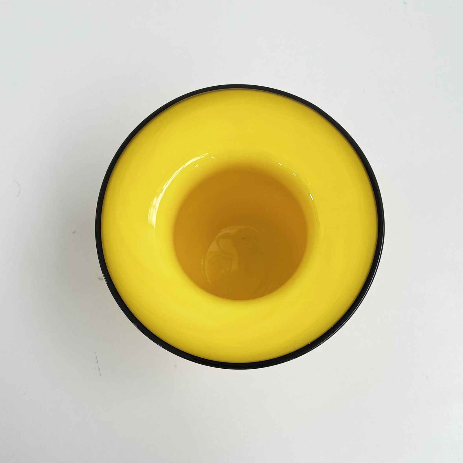 Yellow Vase In Murano Glass, 1970s photo Home Decor