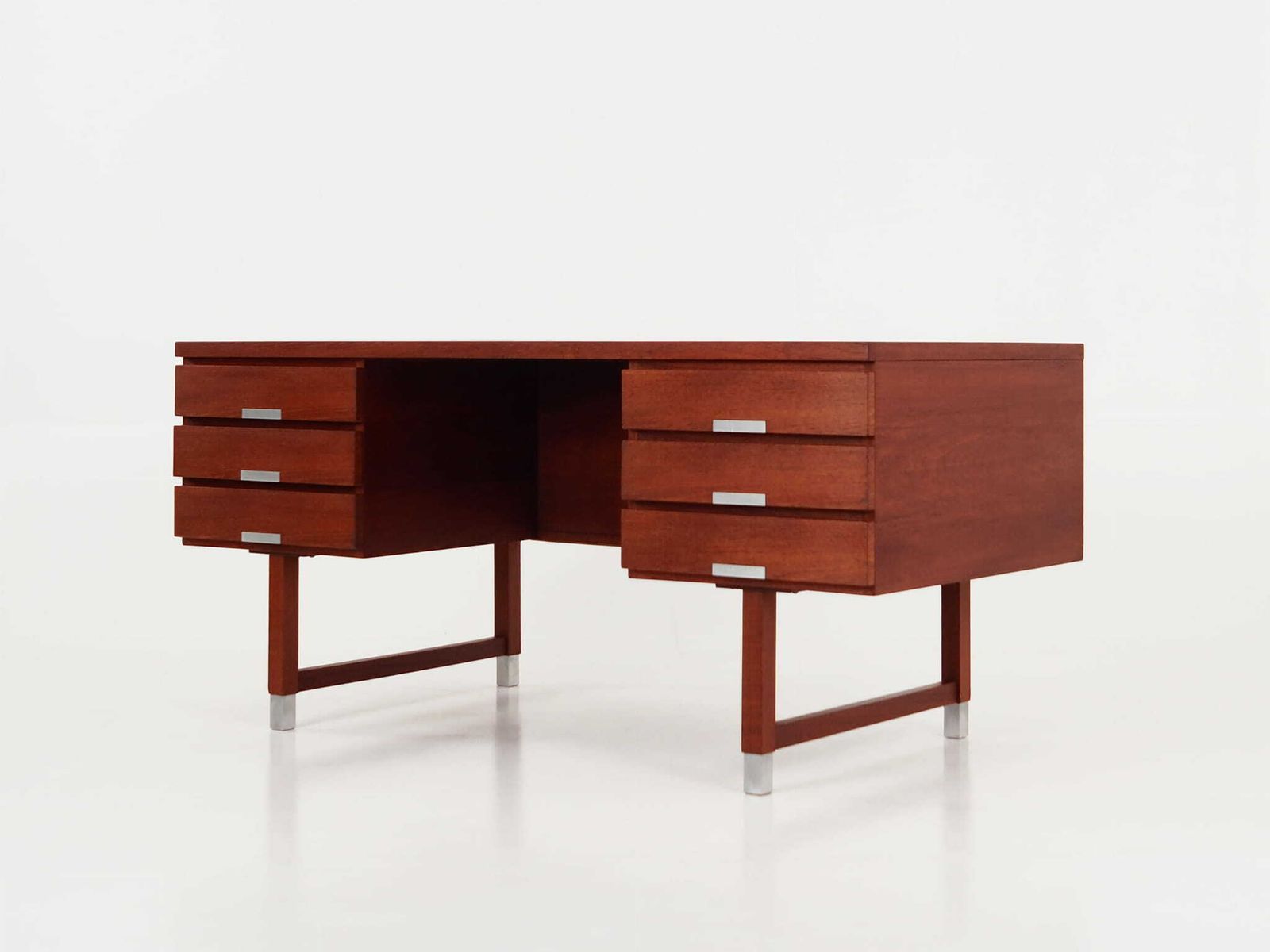 Teak Desk, Danish Design, 1970s, Manufacturer: Eigil Petersens Møbelfabrik photo vinterior