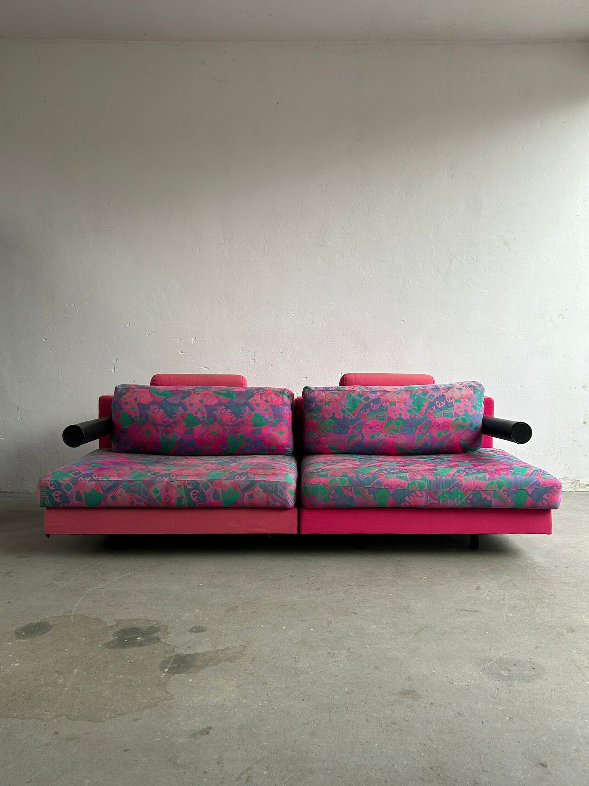 photo furniture Memphis Style Postmodern 'Sity' Modular Sectional Sofa, Antonio Citterio For B&B Italia, 1972 / Rare And Early Original Production