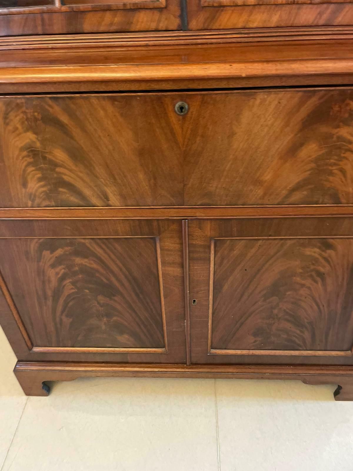 photo vintage Outstanding Quality Antique Regency Mahogany Secretaire Bookcase