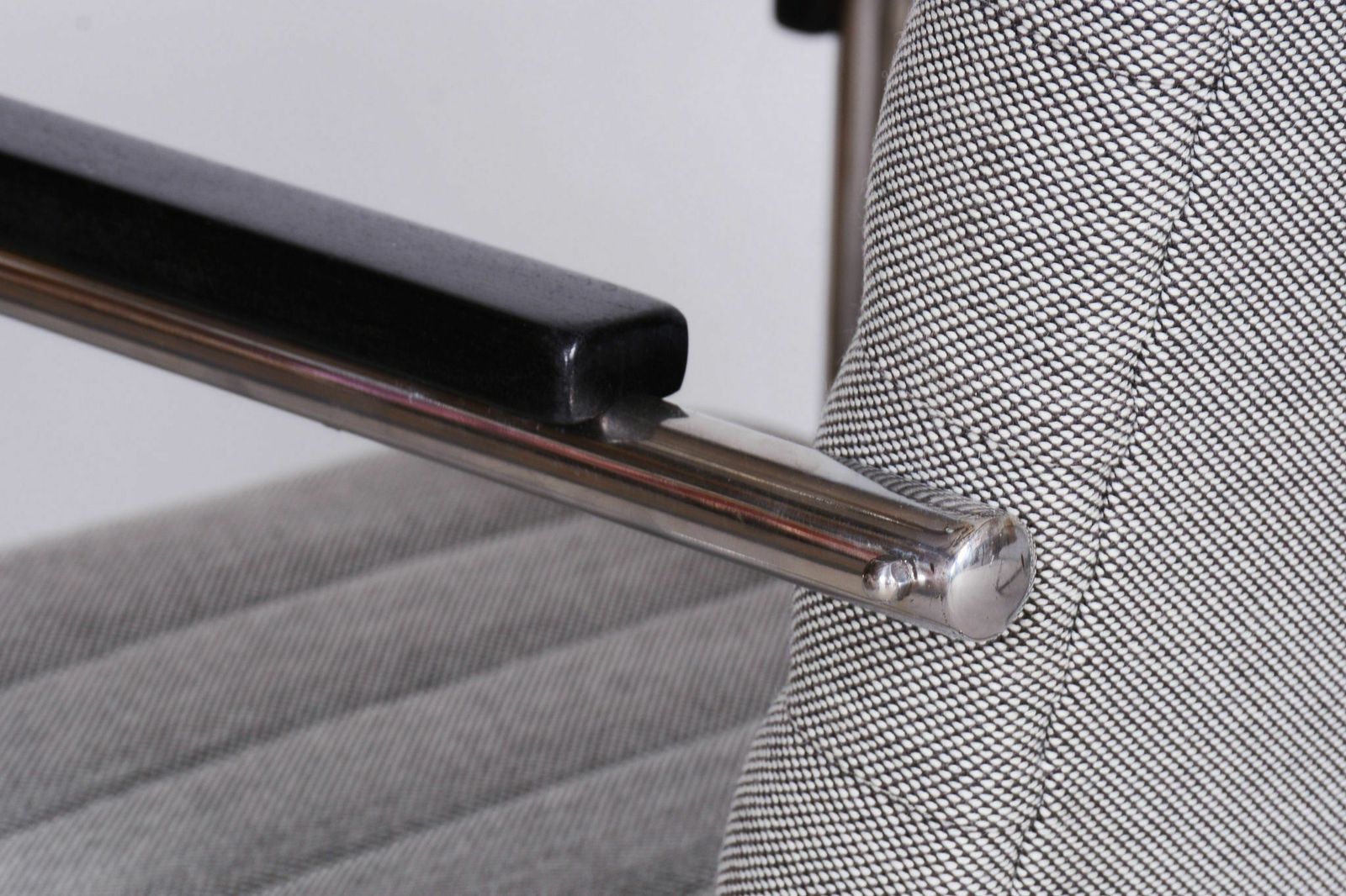 Restored Bauhaus Pair Of Armchairs, Designed By Anton Lorenz, Made By Mücke Melder, New Upholstery, Chrome Plated Steel, Beech, Czechia, 1930s photo Furniture