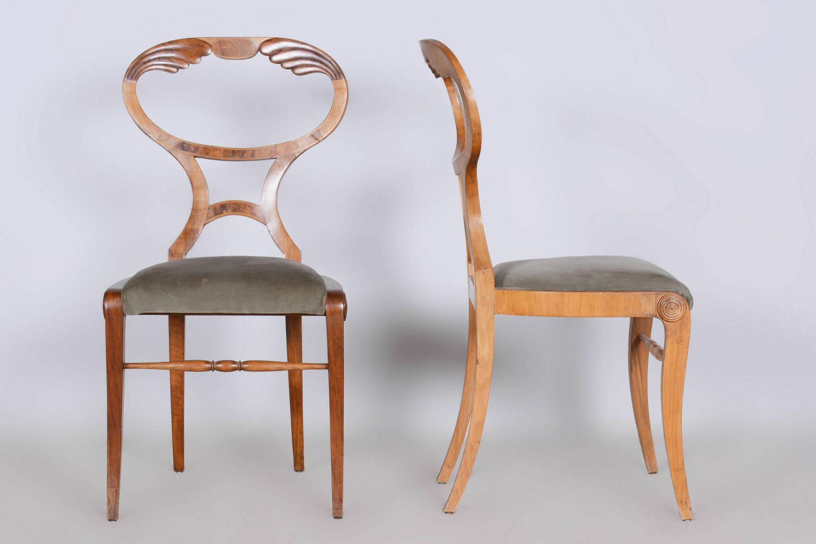 Restored Biedermeier Set Of Four Oak Chairs, Walnut Veneer, Stable Construction, Revived Polish, Vienna, Austria, 1820s photo vinterior