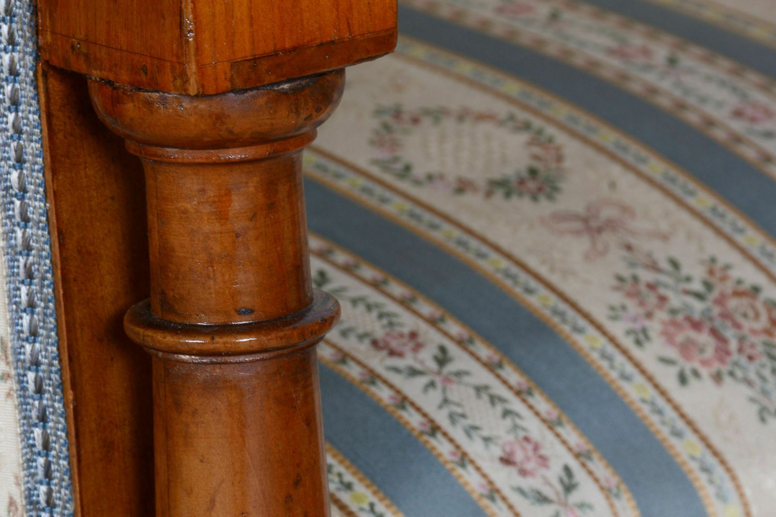 photo furniture Restored Biedermeier Birch Seating Set, Revived Polish, Vienna, Austria, 1830s