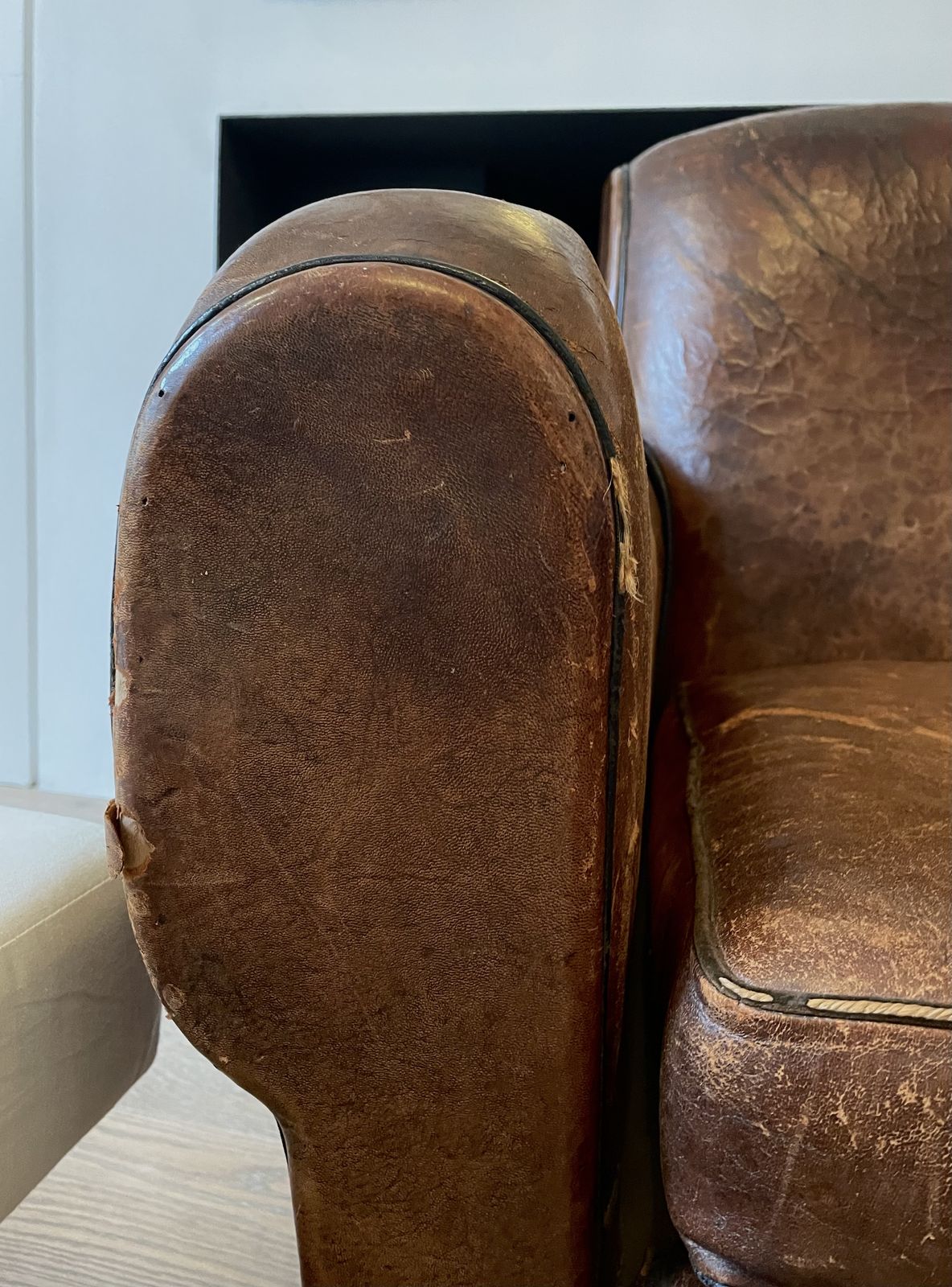 2600.0 Pair Of 1950s Leather Club Chairs   Original Condition photo