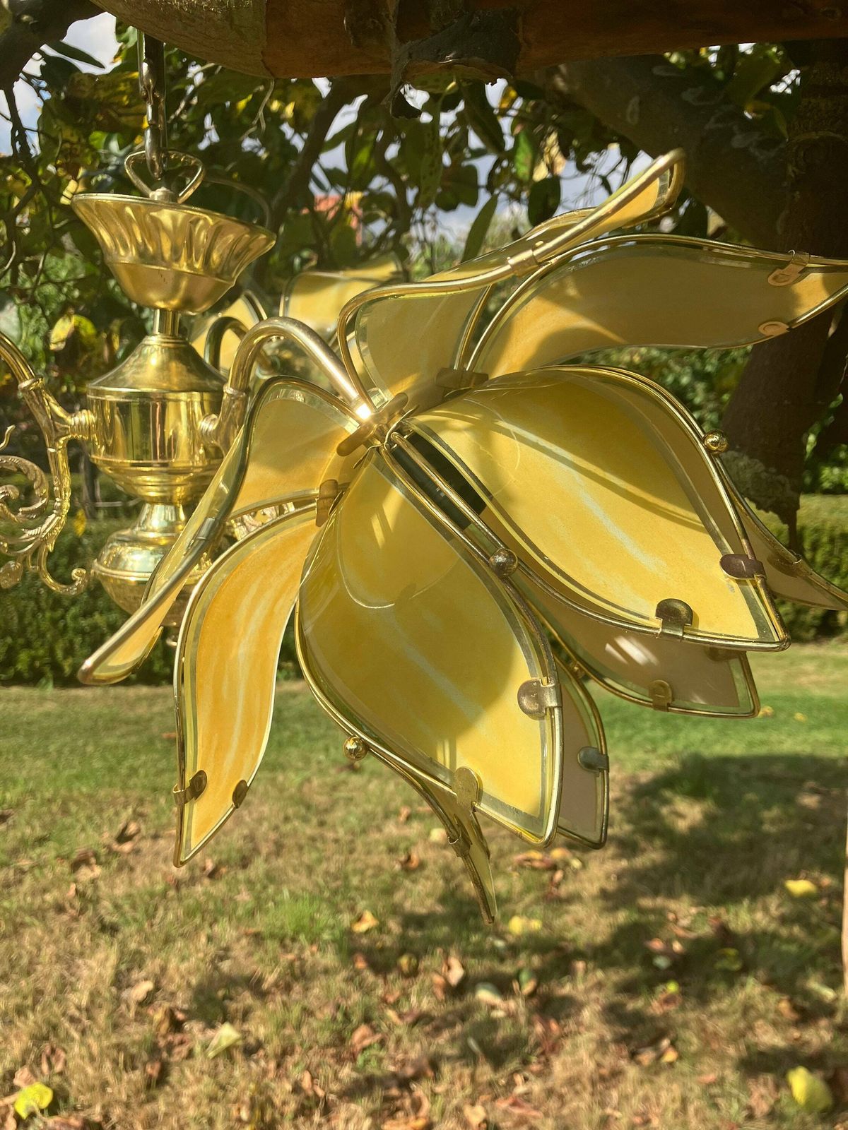 Hollywood Regency Yellow Lotus Flower Chandelier photo vinterior