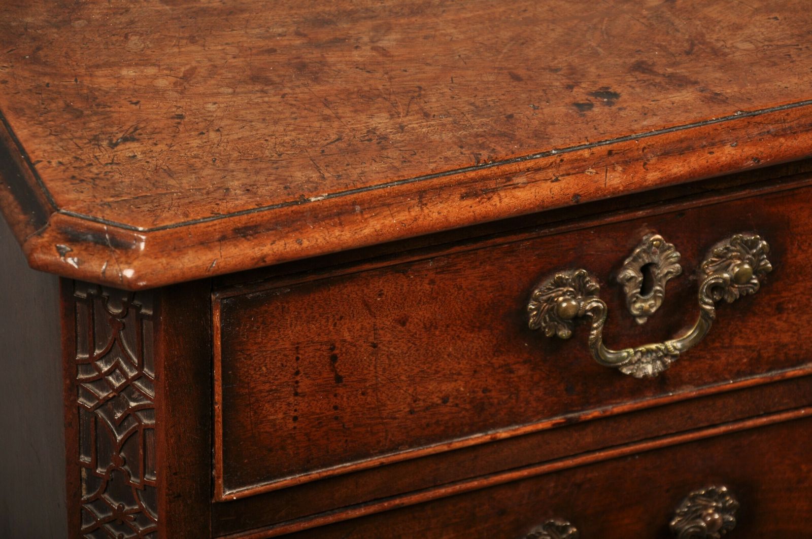 Fine 18th Century Mahogany Chippendale Chest Of Drawers photo vinterior