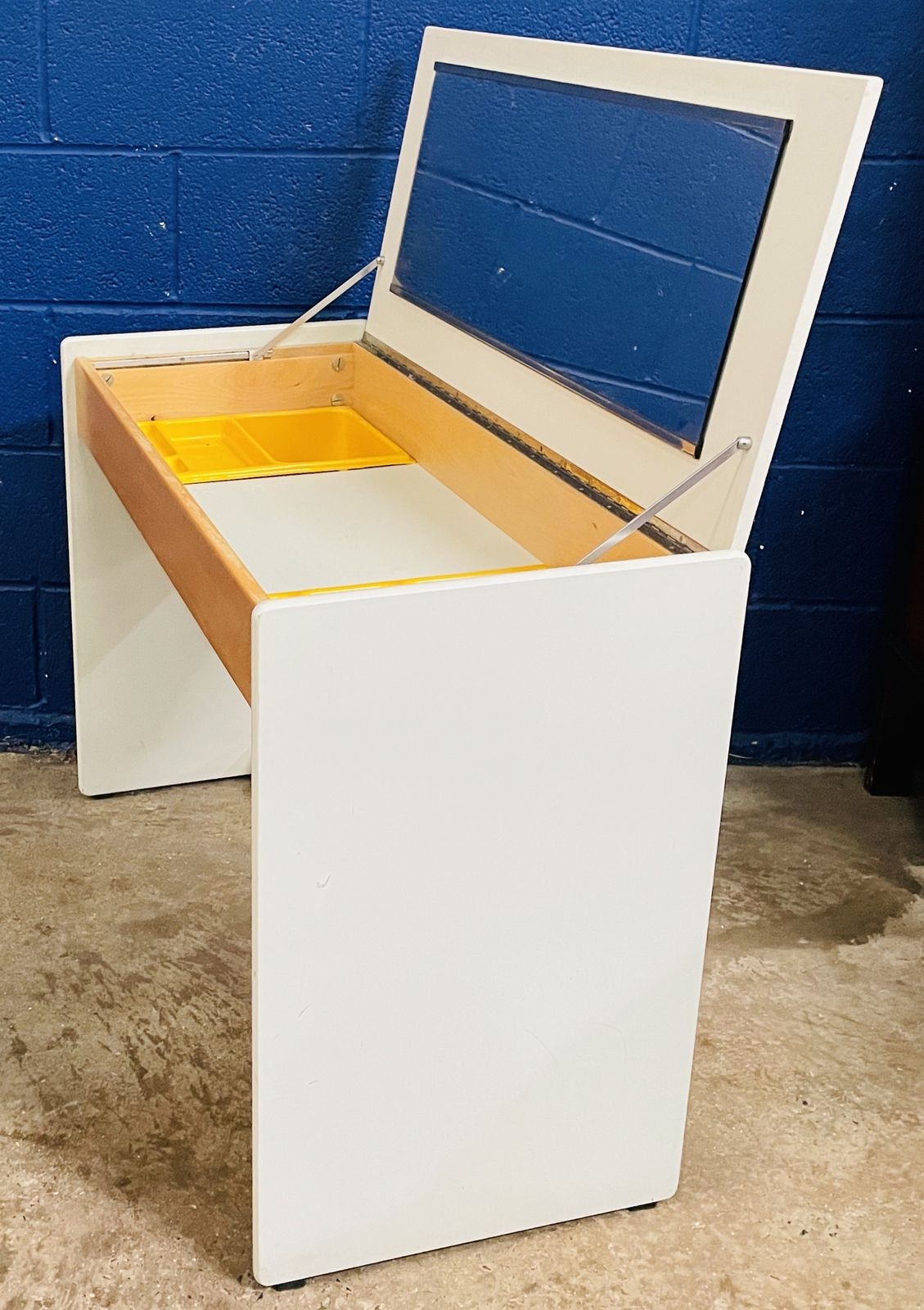 photo furniture Vintage Folding Top Dressing Table