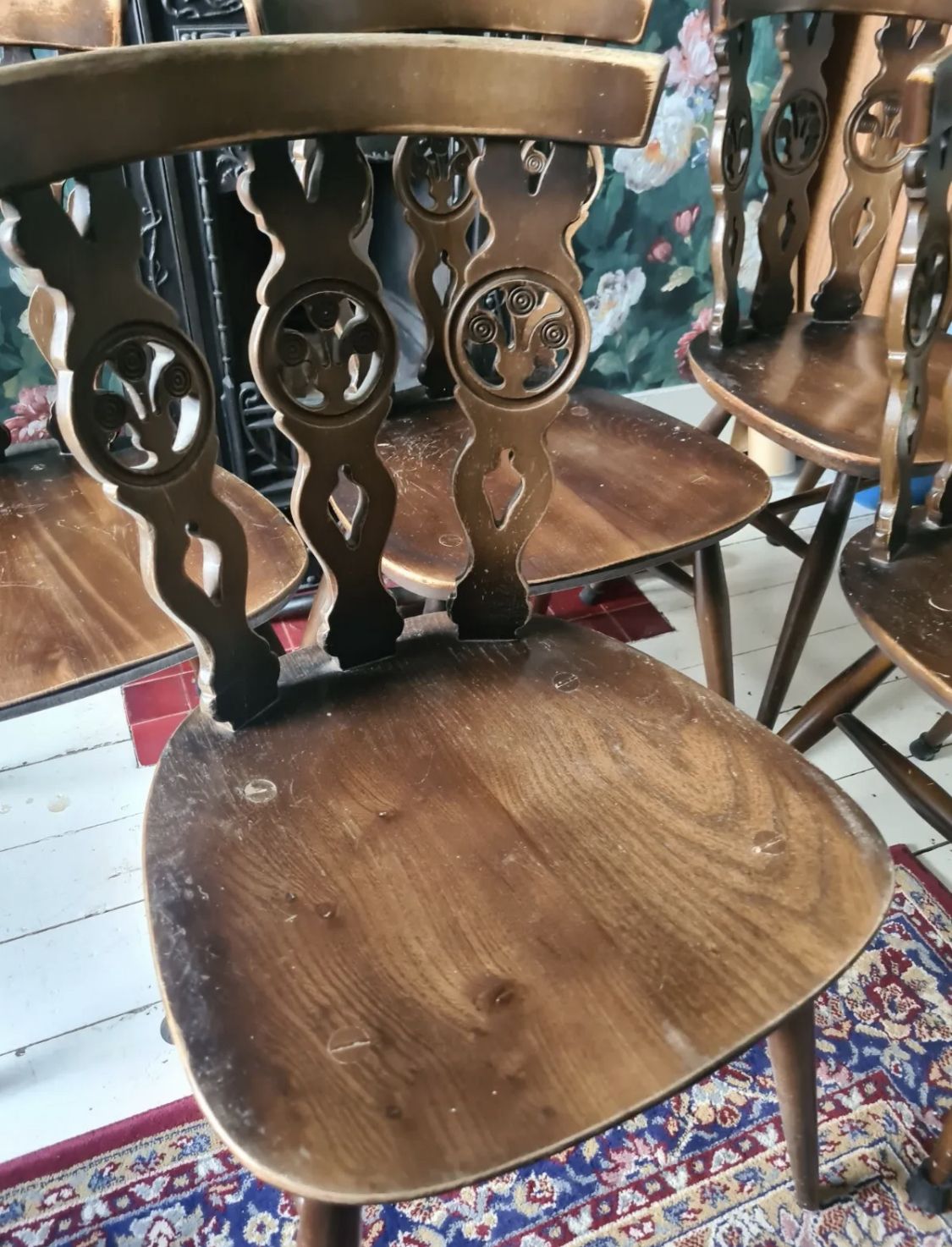 Five Ercol Fleur De Lys Dining Chairs, 375, Triple Fleur De Lys 1980/1981 photo furniture