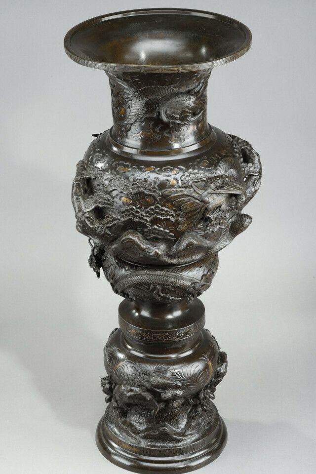Large Bronze Vase Sculpted With Chimeras, Dragons, Birds Of Prey And Phnix. photo 4067.0