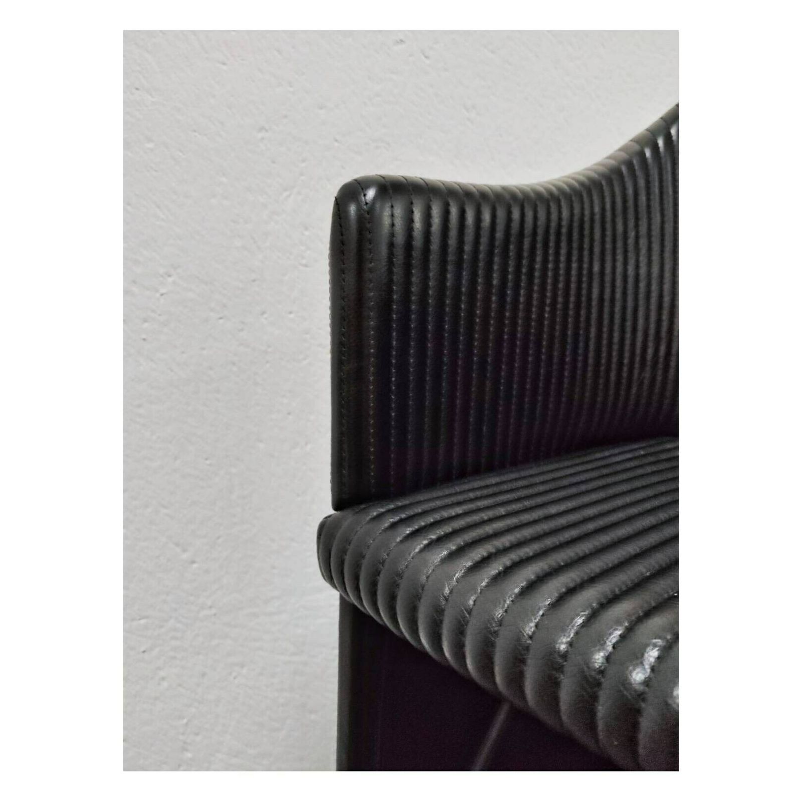 1of4 Leather Armchairs By Afra And Tobia Scarpa // Postmodern Armchairs With Wheels For Maxalto Artona Collection // Made In Italy In 1985 photo for sale