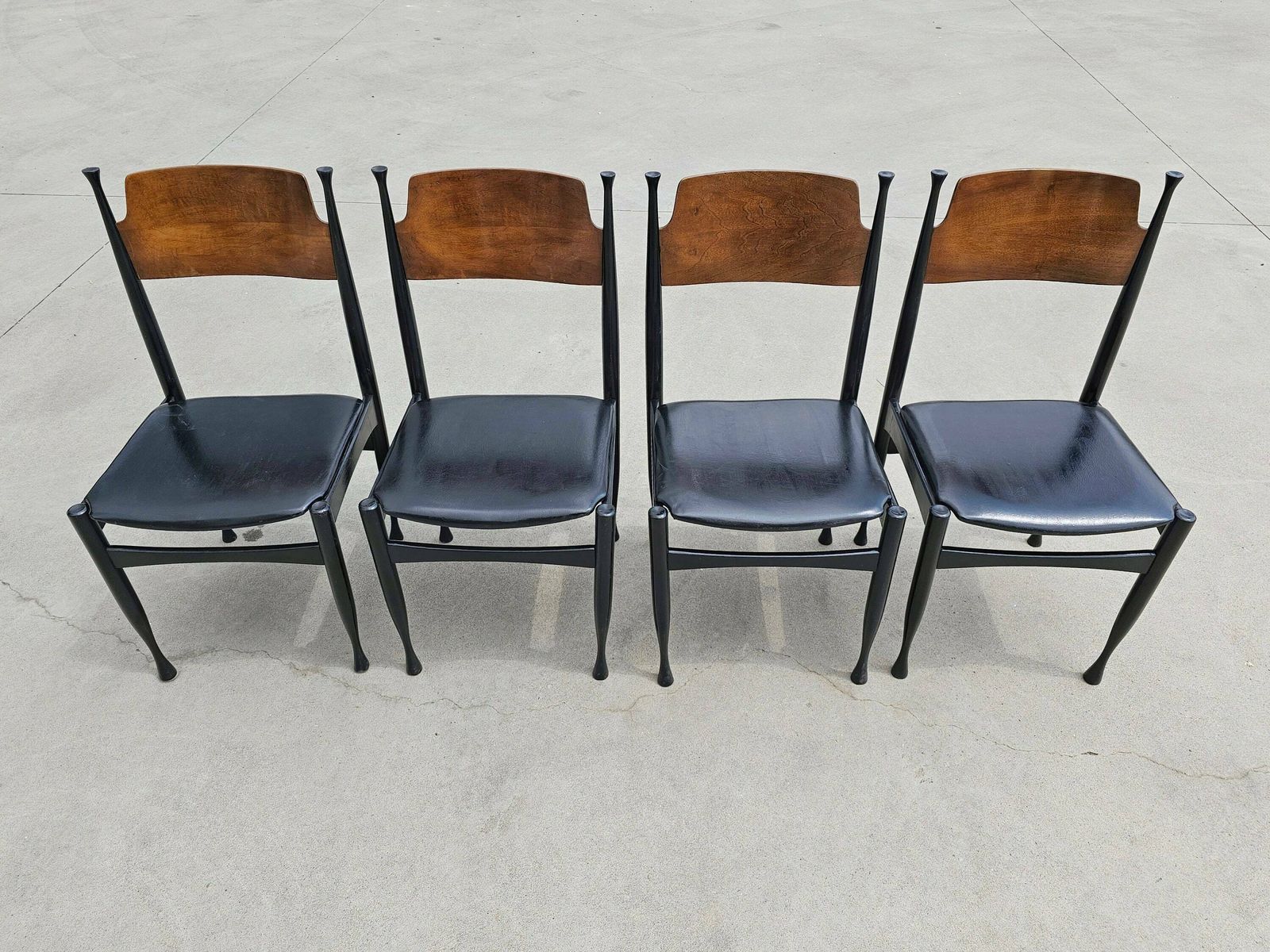 Rare Set Of 4 Mid Century Modern Dining Chairs Attributed To Paolo Buffa // Elegant Set Of Vintage Dining Chairs // Made In Italy In 1950s photo 2000.0