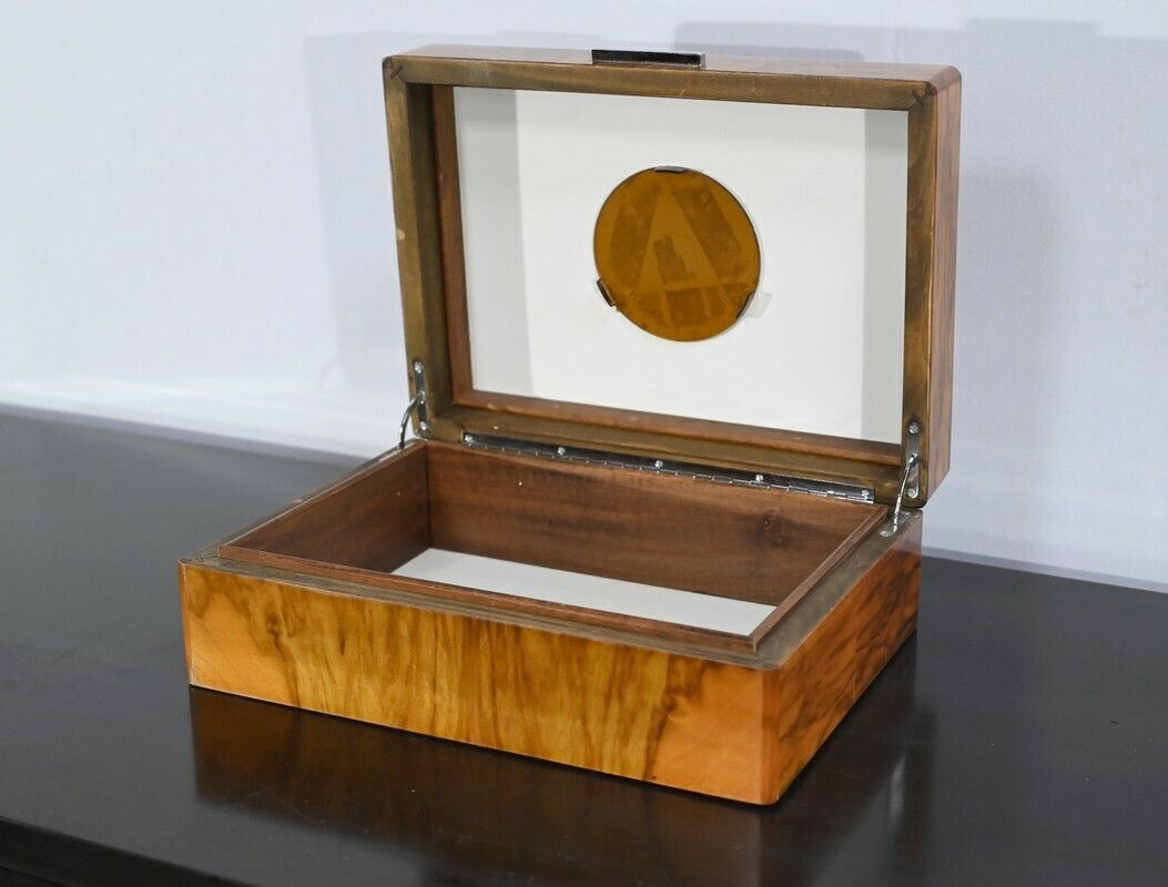 650.0 Cigar Box In Walnut Veneer, Maison Lemaire Paris, Art Deco – 1920 photo